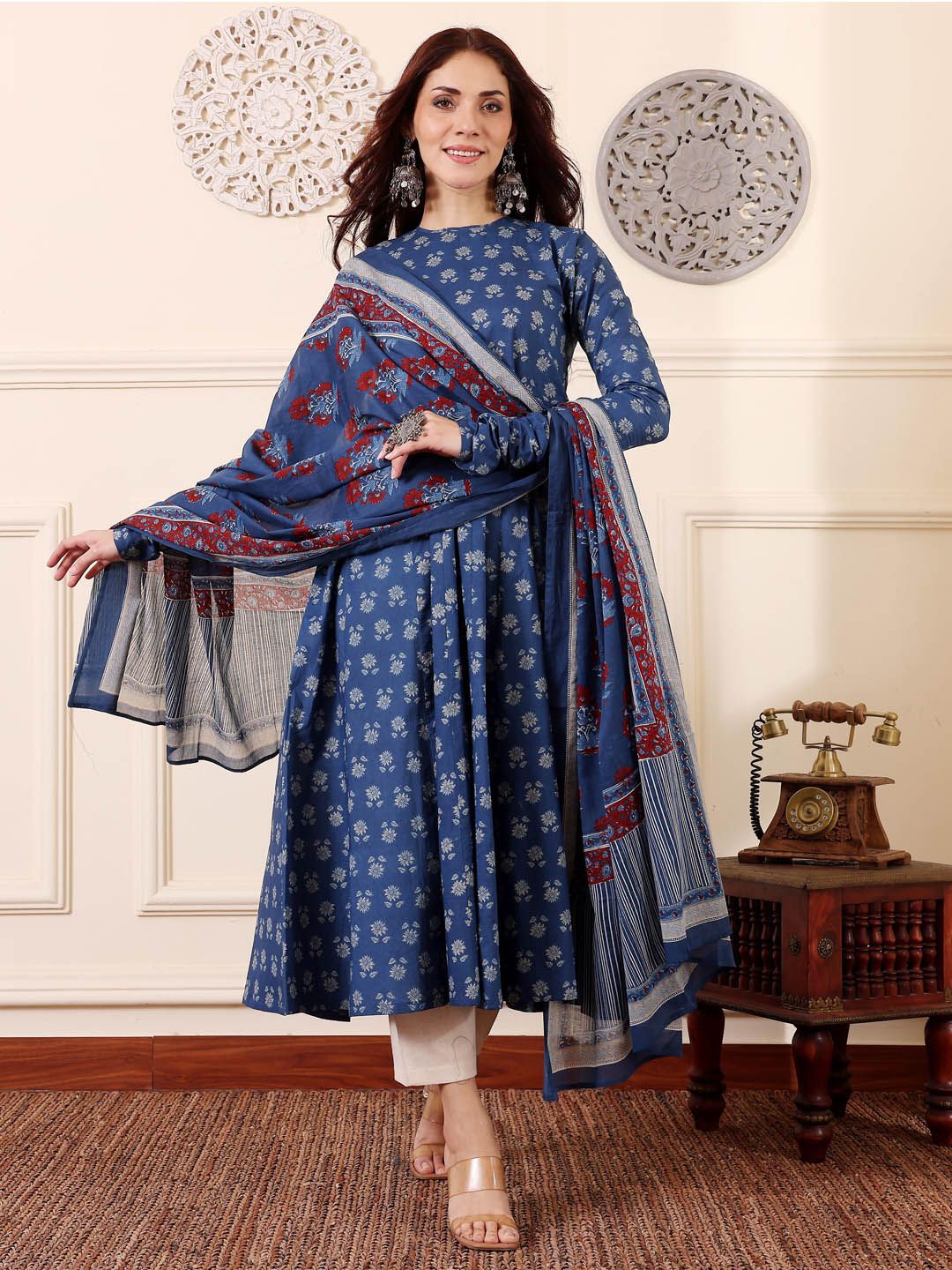 Morpich Blue Traditional Printed Kurta Set